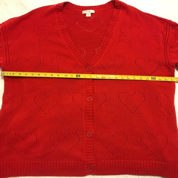 ❤C&B long sleeve v-neck buttonup red cardigan with perforated heart pattern (2X) - Picture 13 of 16